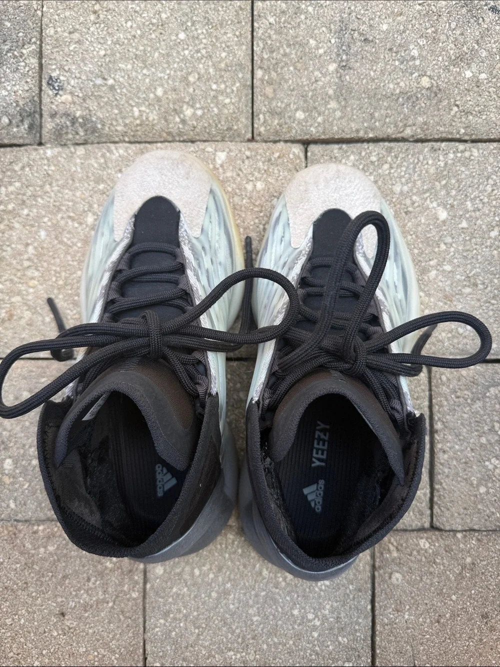 Yeezy QNTM basketball Sneakers